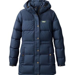 Women's Mountain Classic Down Parka Large in Nautical Navy Blue